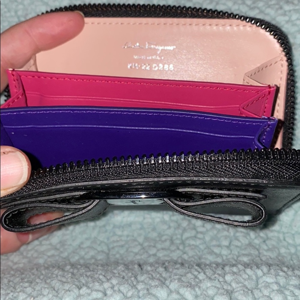Salvatore Ferragamo sneak color wallet